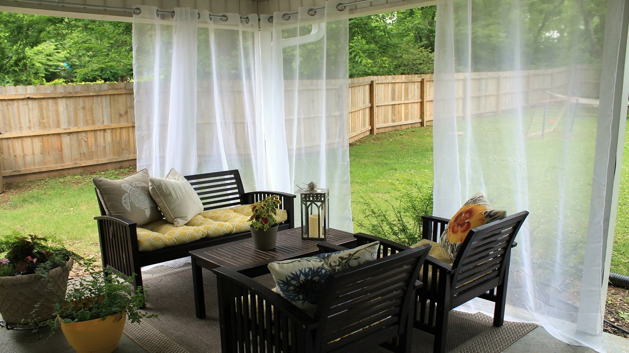 Modern Design of Outdoor Curtains: New Ideas to Use Them Throughout the Year